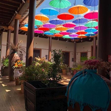 Hotel Villa De Flores Uruapan  Экстерьер фото