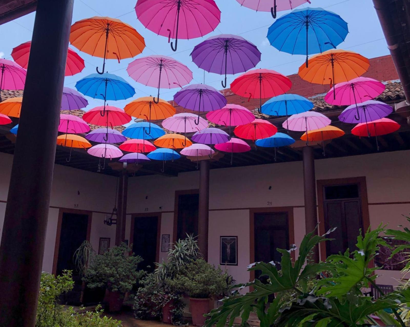 Hotel Villa De Flores Uruapan  Экстерьер фото