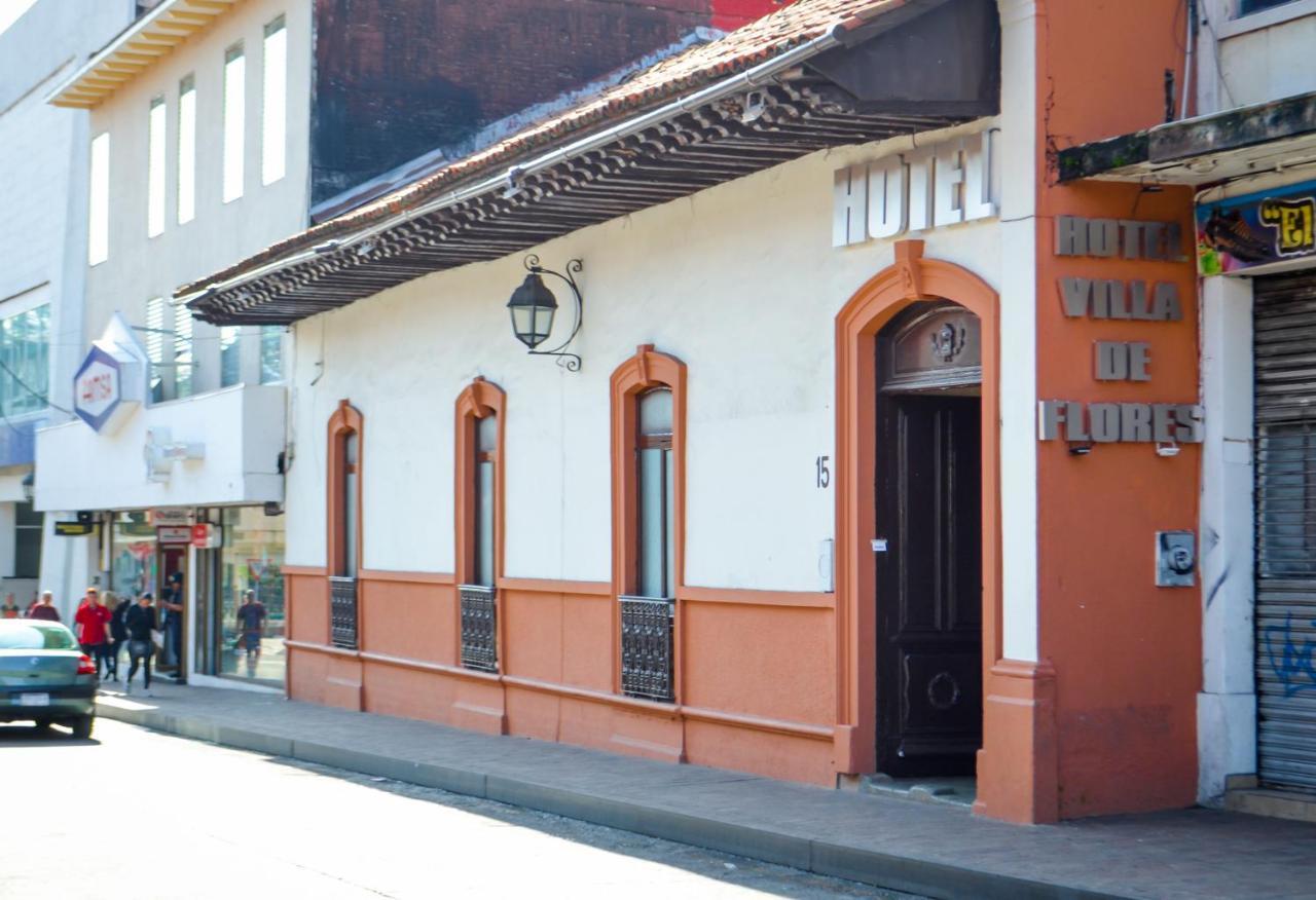 Hotel Villa De Flores Uruapan  Экстерьер фото