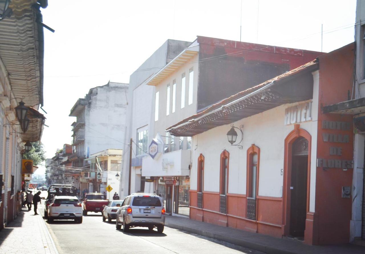 Hotel Villa De Flores Uruapan  Экстерьер фото