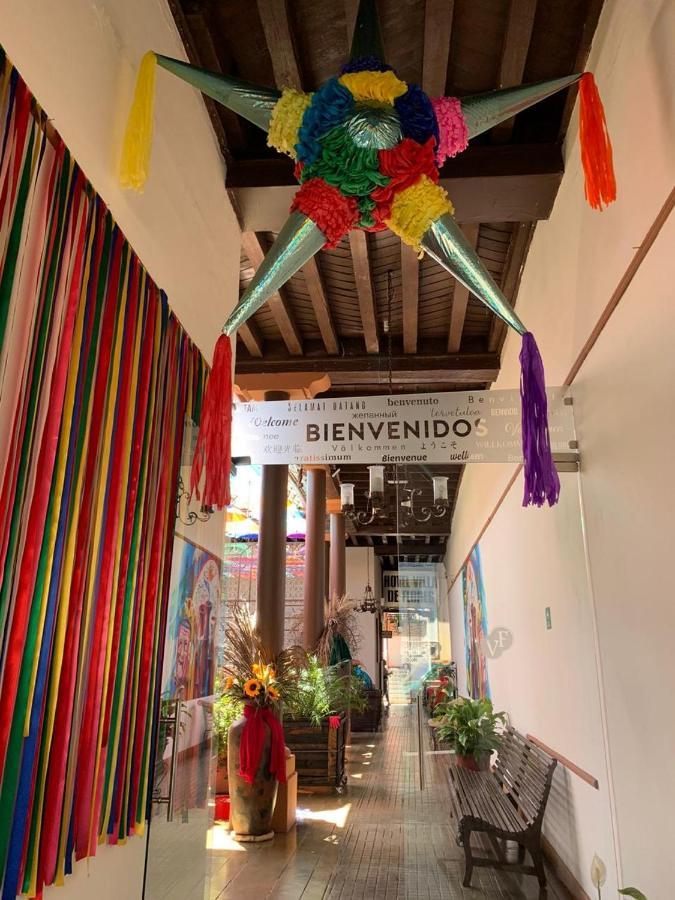 Hotel Villa De Flores Uruapan  Экстерьер фото